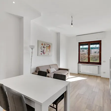 Alessia's Flat - Bonomelli 아파트 *